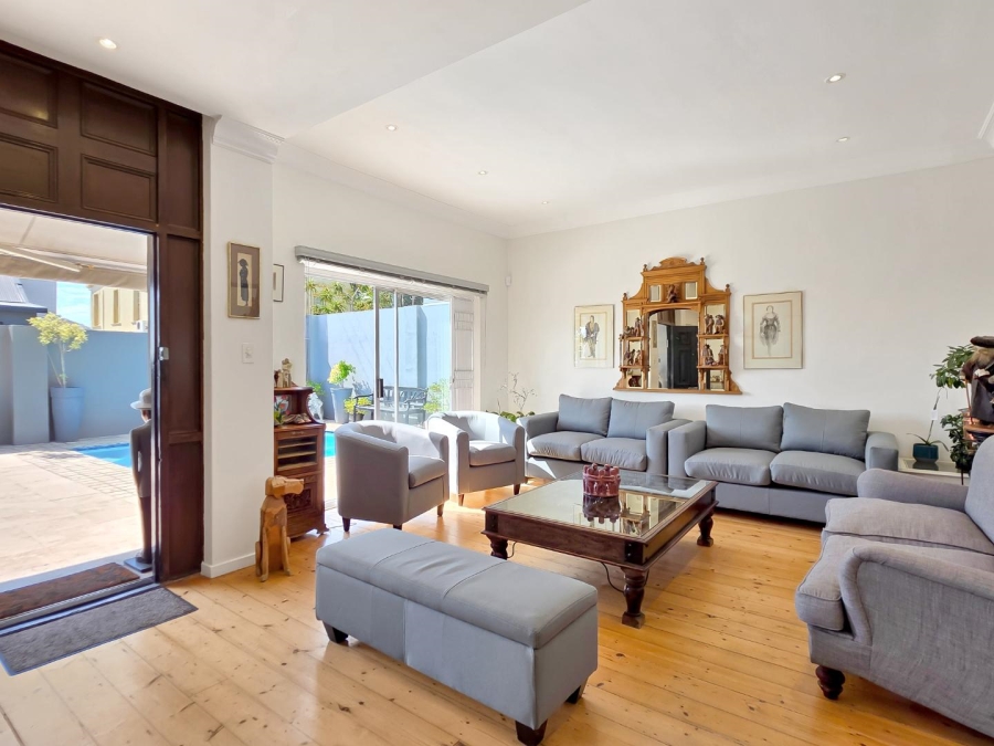 4 Bedroom Property for Sale in Fresnaye Western Cape